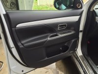 Mitsubishi_Outlander_PHEV_portière.jpg