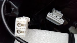prius antenne radio  prises-branchement (2).jpg