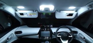 Prius 4 changer ampoule LED.jpg