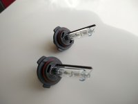 HID Bulb Morimoto vs Yeaky.jpg