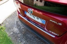 Toyota Prius 4 seuil de porte.jpg