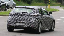 next-generation-toyota-auris-spy-photo1.jpg