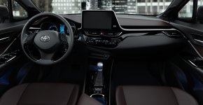 Toyota C-HR intérieur.jpg