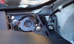 Toyota Prius 2012 - Focal TIS 1.5 tweeter.jpg