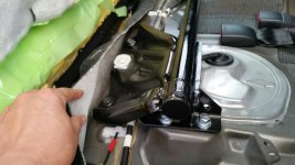 Toyota Prius 3 châssis raidisseur banquette arrière - 4.jpg