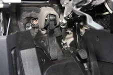 Volkswagen Golf 6 - Insonorisation Pédale accélérateur.jpg