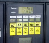 687px-Gas_Station_Pump_Five_Octane_Ratings.jpg