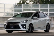 Toyota Prius Plus G's.jpg