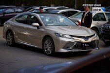 Toyota_Camry_Hybride_2018_1.jpg